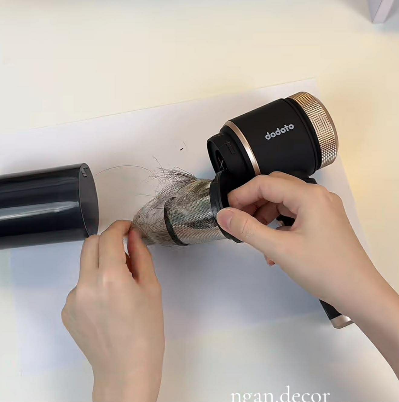 Cách sử dụng máy hút bụi mini 